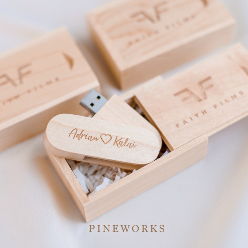 Personalised Maple Wooden USB Flash Drive (Nationwide Delivery)