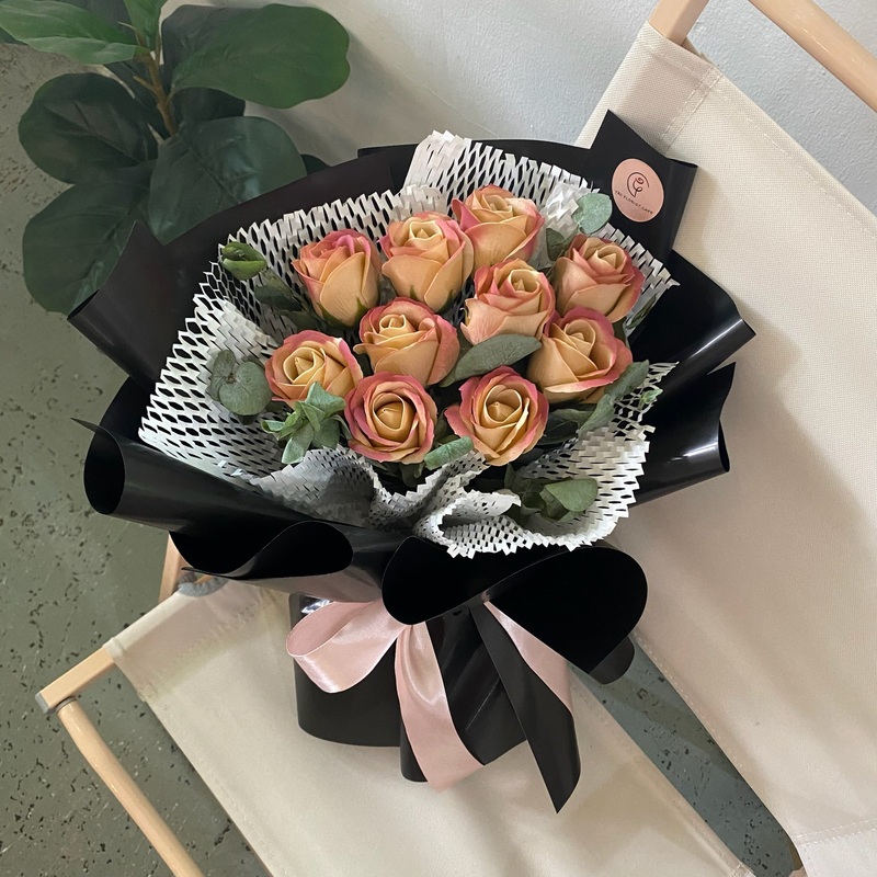 12 Stalks Cappuccino Soap Rose Bouquet (Klang Valley Delivery Only)