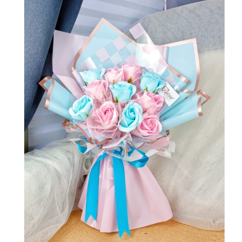 Blue & Pink Soap Roses Bouquets (Artificial Flower) | (Klang Valley Delivery Only)