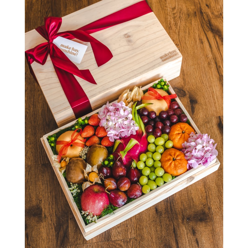 Fruit & Bark (Style A) – Signature Wooden Fruit Gift Box (Klang Valley Delivery)