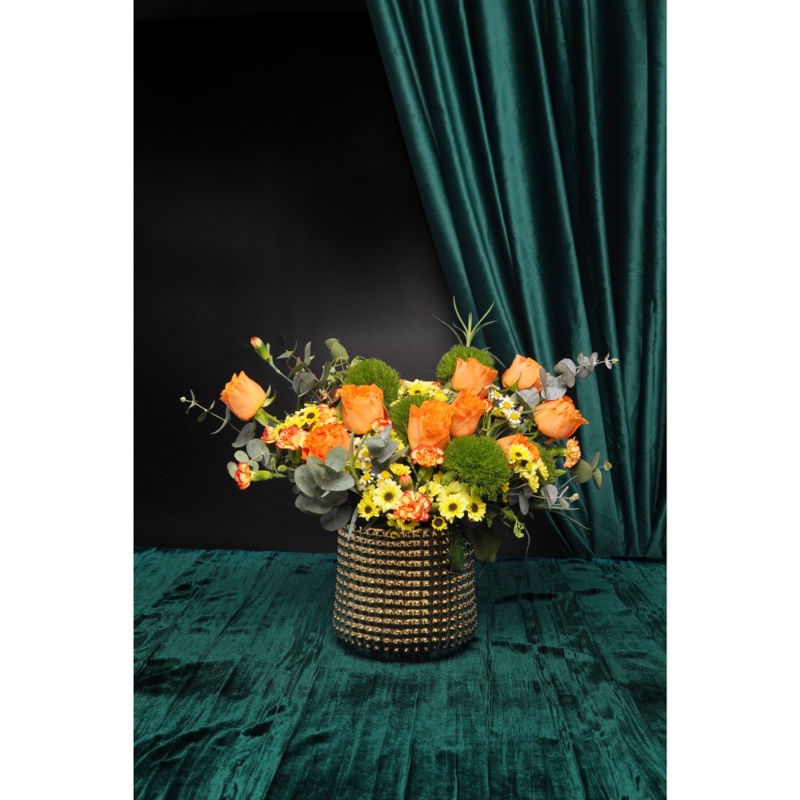 Raya Decorative Orange Fresh Flowers (Klang Valley Delivery)