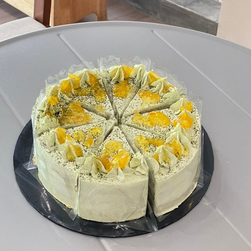 8 Inch Matcha Yuzu Cake (Klang Valley Delivery)