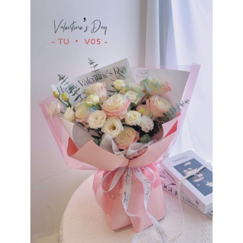 V05 – Ecuador Roses Flower Bouquet