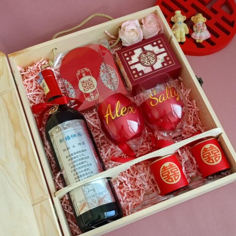Wedding Betrothal Personalized Wine Gift Set 02 (Klang Valley Delivery)