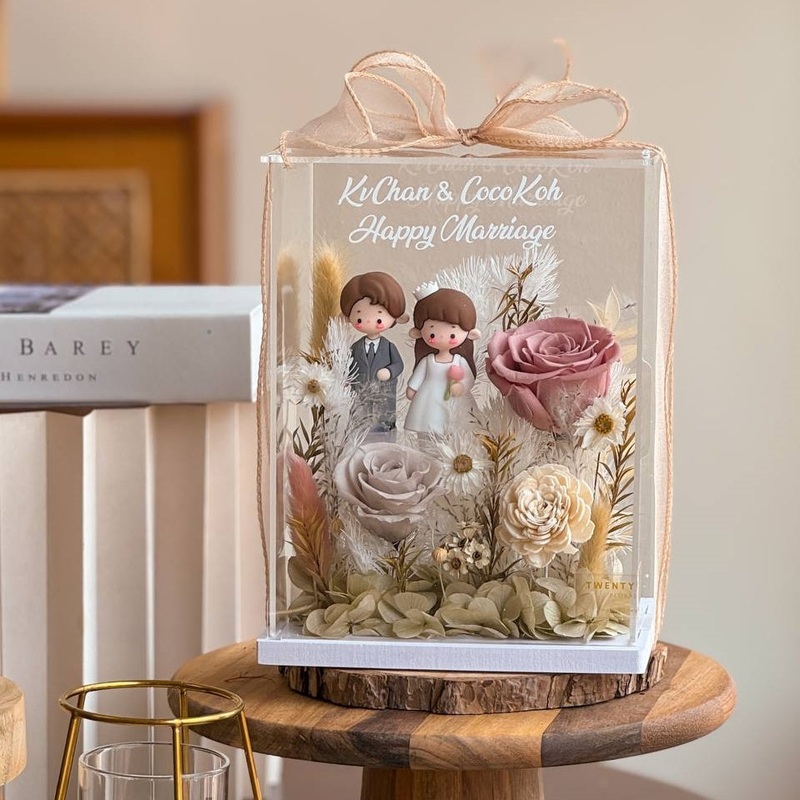 Colleen Preserved Flower Acrylic Box (Klang Valley Delivery)