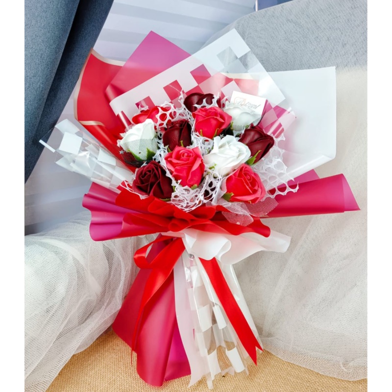 Red & Maroon Soap Roses Bouquets(Artificial Flower) | (Klang Valley Delivery Only)