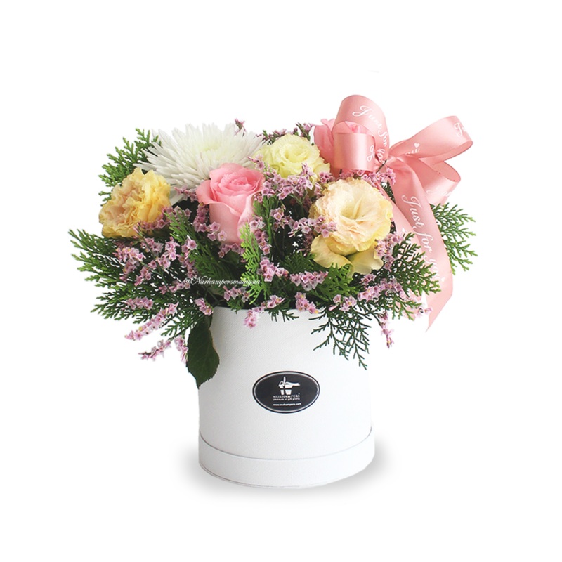 Vanity Adoring Flower Box (Klang Valley Delivery Only)