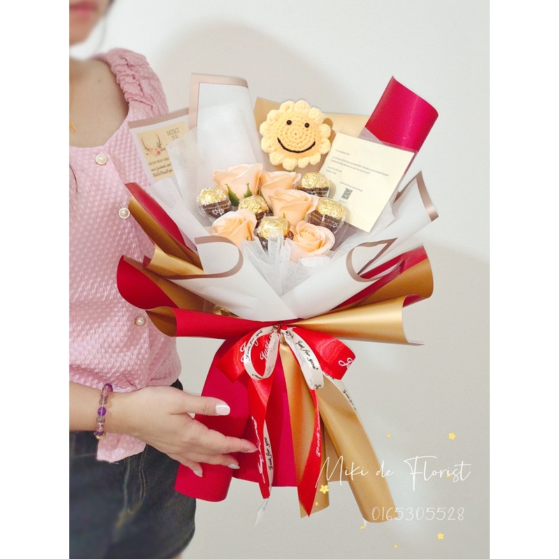 5 Soap Roses With 5 Ferrero Rocher & Premium Crochet Smiling Sunflower (Ipoh Delivery Only)