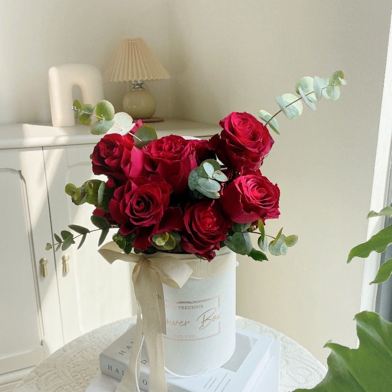 Classic Premium Red Rose Hat Box (Klang Valley Delivery)