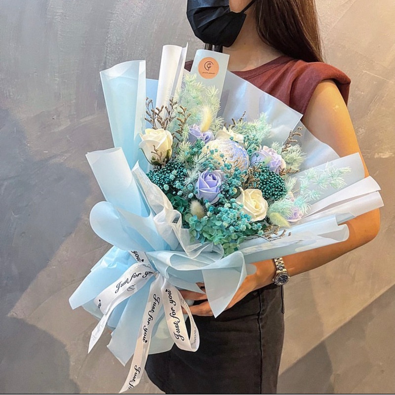 Mix Blue Preserved and Soap Artificial Rose Bouquet (Klang Valley Delivery)