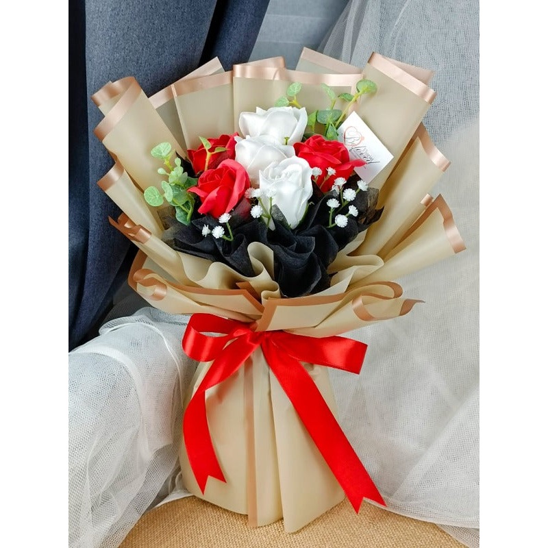 Red & White Soap Rose Bouquet (Artificial Flower) | (Klang Valley Delivery Only)