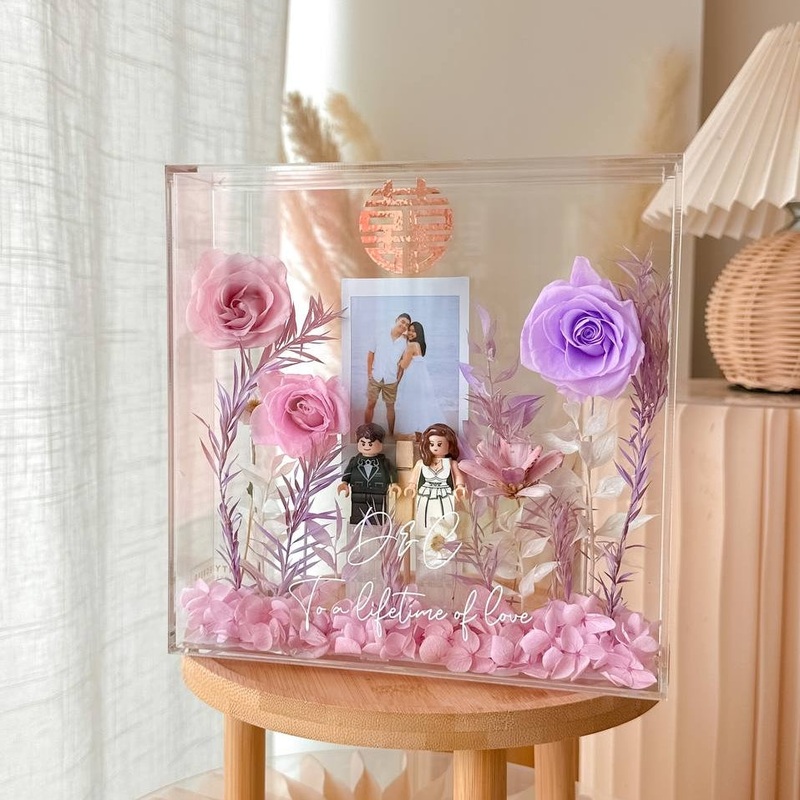 Aila Preserved Flower Acrylic Box Frame (Klang Valley Delivery)