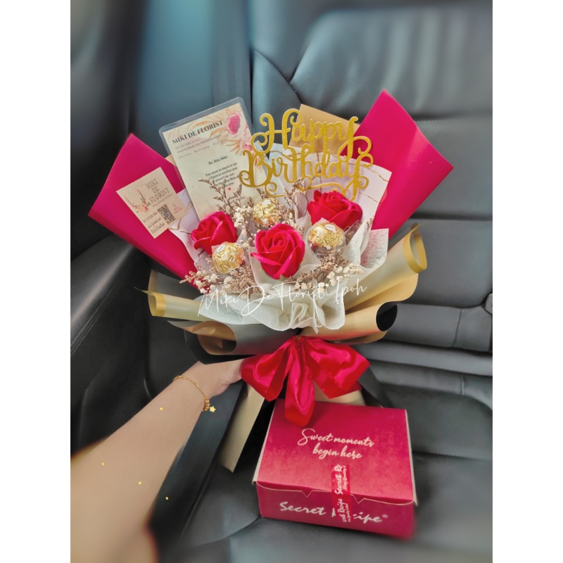 Ferrero Rocher Chocolates With Soap Rose & Cake (Ipoh Delivery Only)