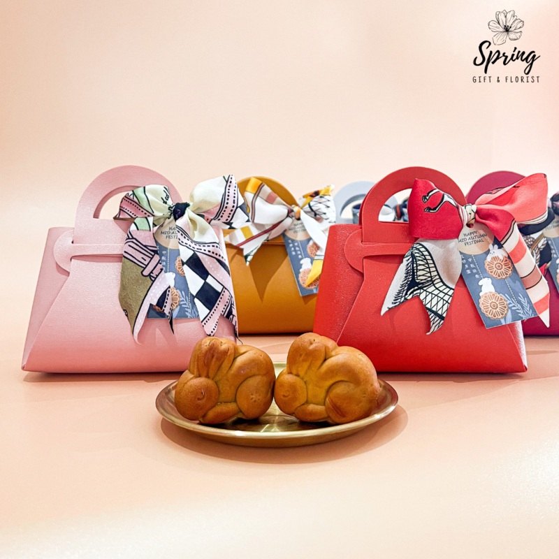 Mid-Autumn: Mooncake Festival | Lucky Tote Bag Mooncake Giftset  | (Klang Valley Delivery Only)