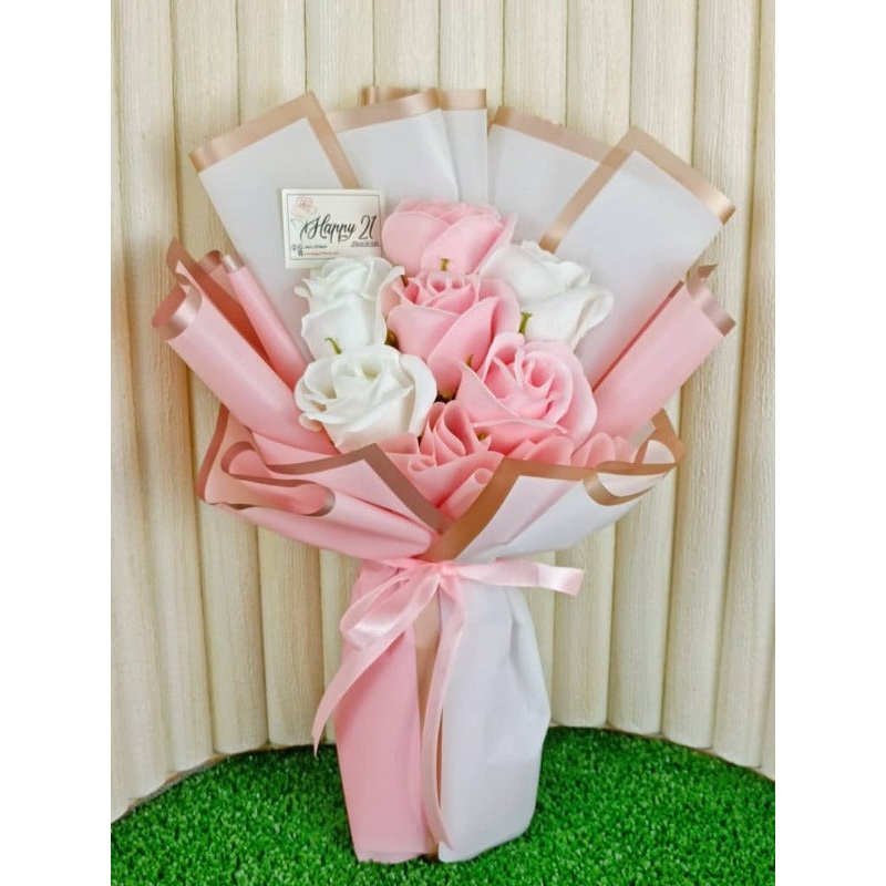 Pink & White Soap Rose Bouquet (Artificial Flower) | (Klang Valley Delivery Only)
