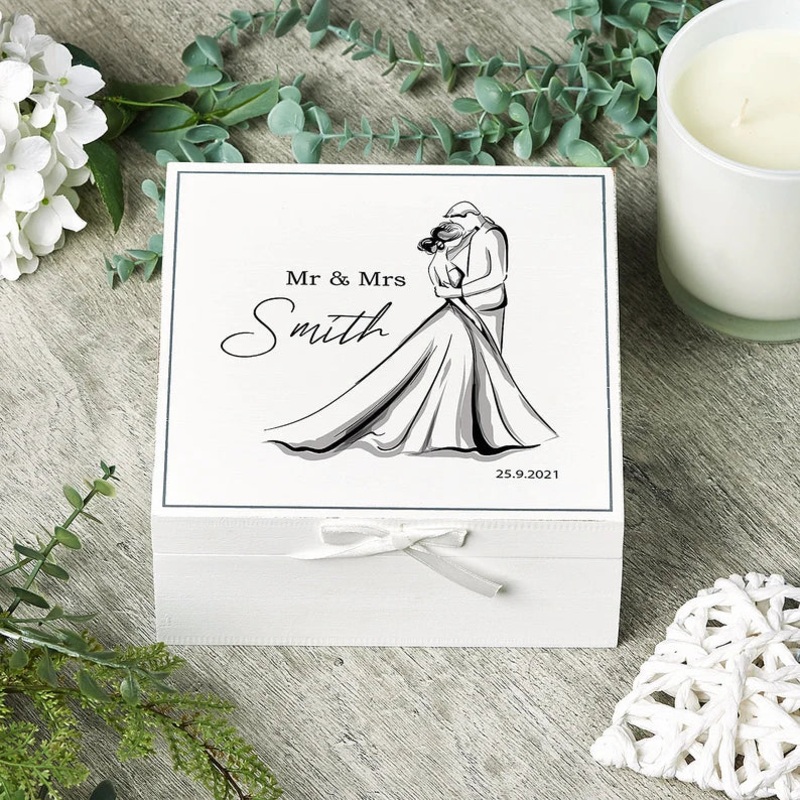Personalised Mr and Mrs Wedding Vintage Wooden Box Gift CGUV-87