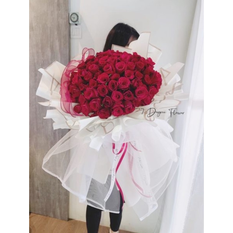 V12 – 99 Red Roses – Fresh Flower Bouquet