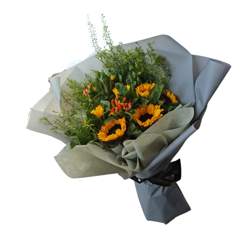 [Fresh Flower] Sunflower + Berry Bouquet (Klang Valley Delivery Only)