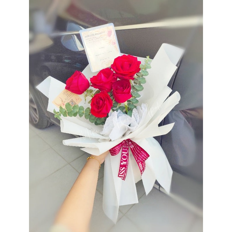 5 Fresh Roses Bouquet (Ipoh Delivery Only)