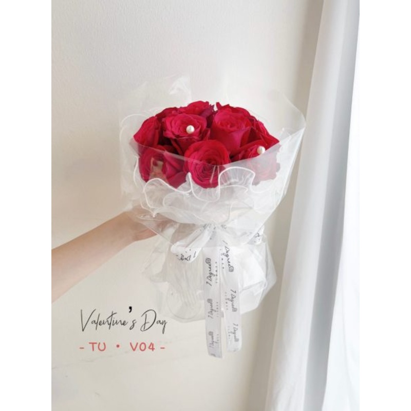 V04 – Red Roses Flower Bouquet