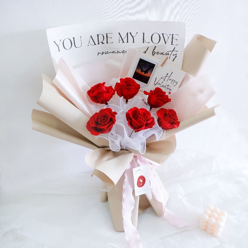 Valentino Everlasting Preserved Flower Bouquet  (Klang Valley Delivery)