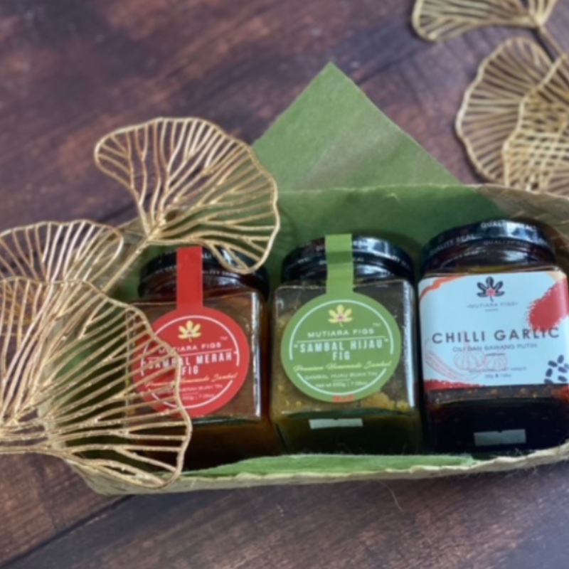 Raya 2023: Bunga Cengkih Gift Box (Klang Valley Delivery Only)