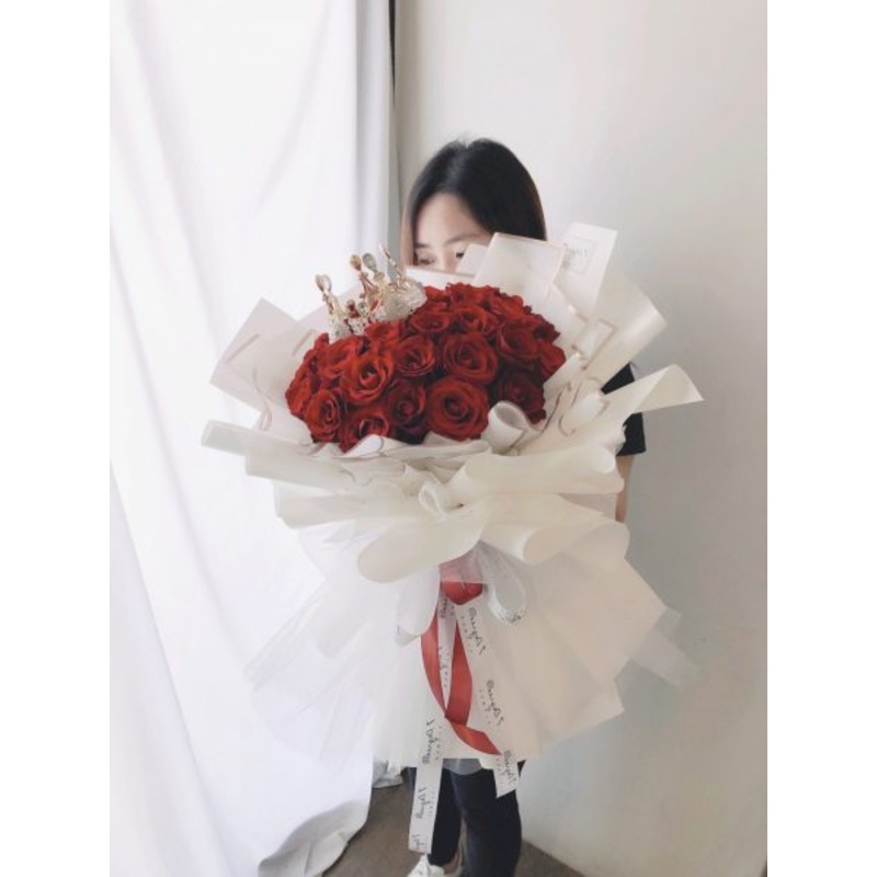 V10 – 30 Red Roses Fresh Flower Bouquet