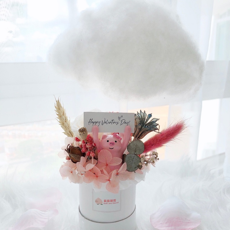 Fluffy Cloud Preserved Flower Box (White)