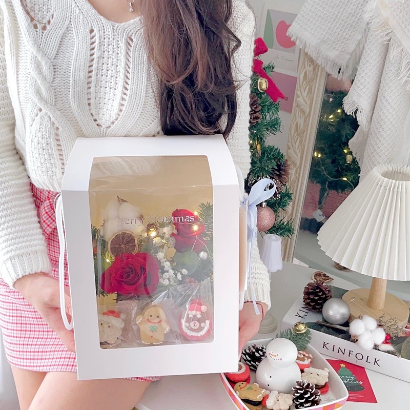 Christmas 2022: Macarons Flower Box (Klang Valley Delivery)