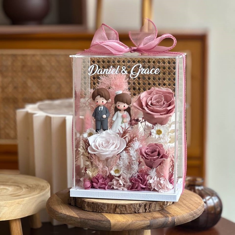 Kelly Preserved Flower Acrylic Box (Klang Valley Delivery)