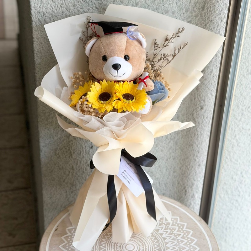 Bright Horizons Graduation Bear with soap flower (Klang Valley Delivery)