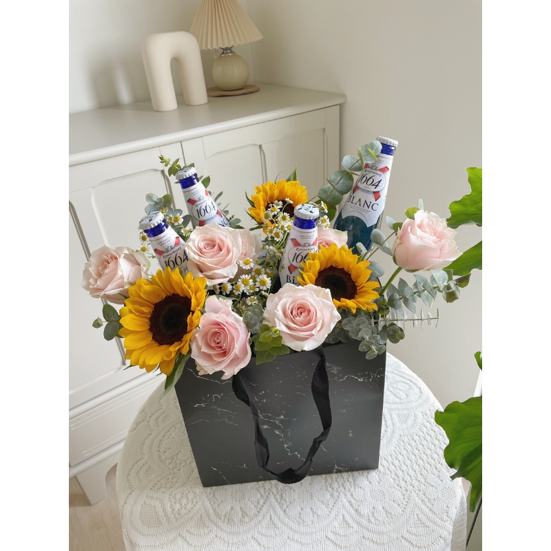 Handcarry Bag Flower Arrangement With Kronenbourg 1664 Blanc (Klang Valley Delivery)