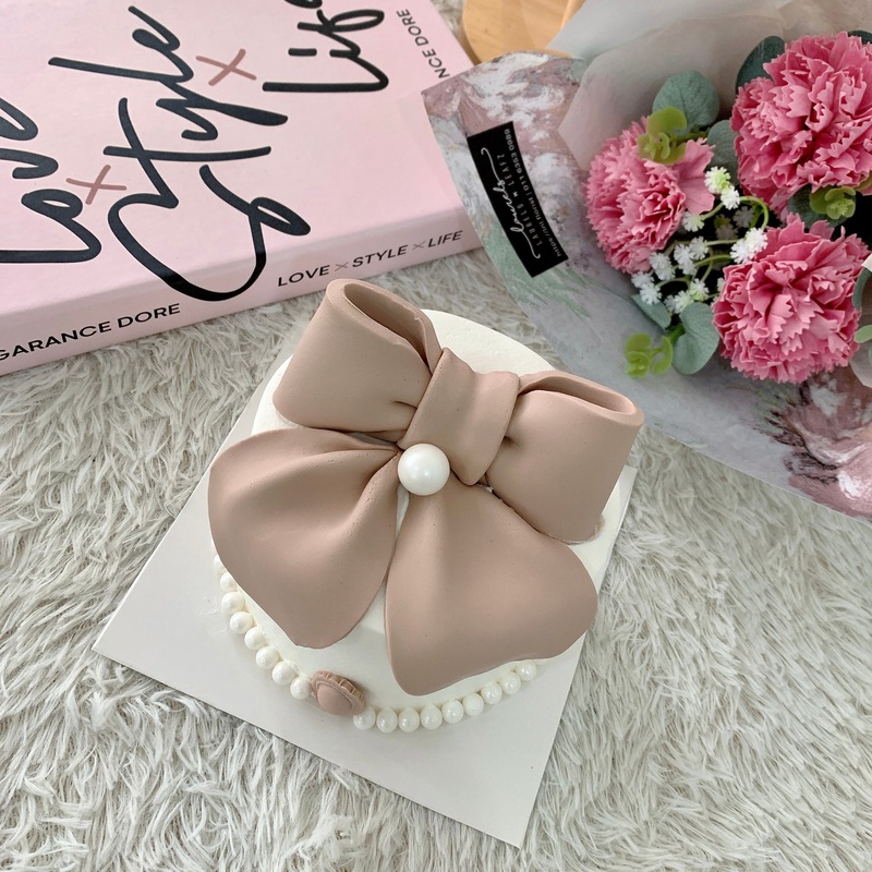 Mother’s Day 2023: Ella Soap Artificial Carnation Bouquet & Cake Set (Johor Bahru Delivery Only)