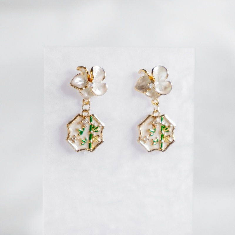White Flower Bamboo Oriental Charm A Tale of Elegance Handmade Earring (Nationwide Delivery)