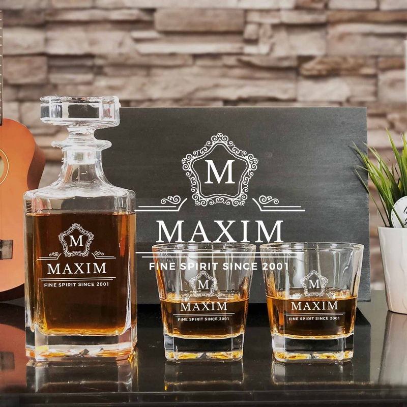 Personalized Whiskey Decanter Set (Design 4) (6-8 working days)