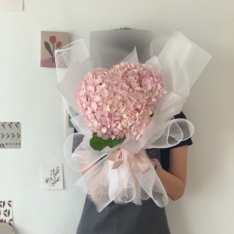 V2023 Blissful Hydrangea Bouquet  Pink / Blue (Fresh Flower) (Johor Bahru Delivery)