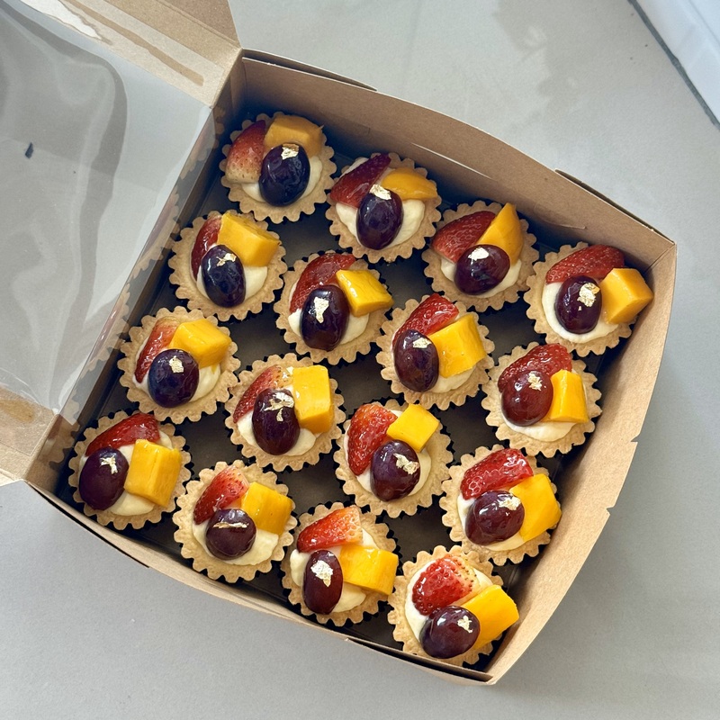 Yogurt Fruit Tarts (16 Pieces)