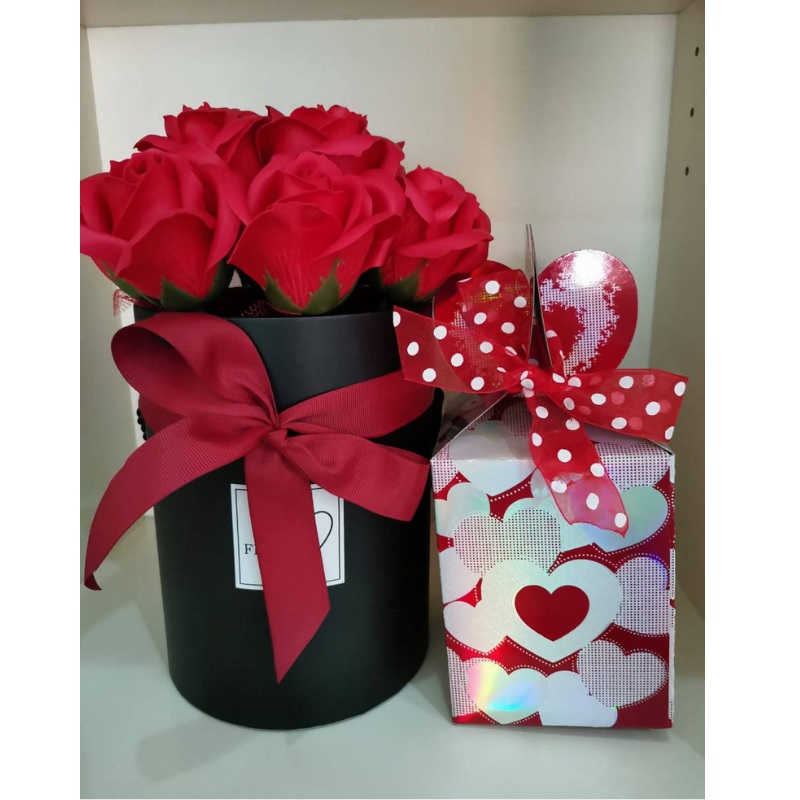 Lux Box Of Love Forever Flower And Surprise Chocolate Gift Pack (Klang Valley Delivery)