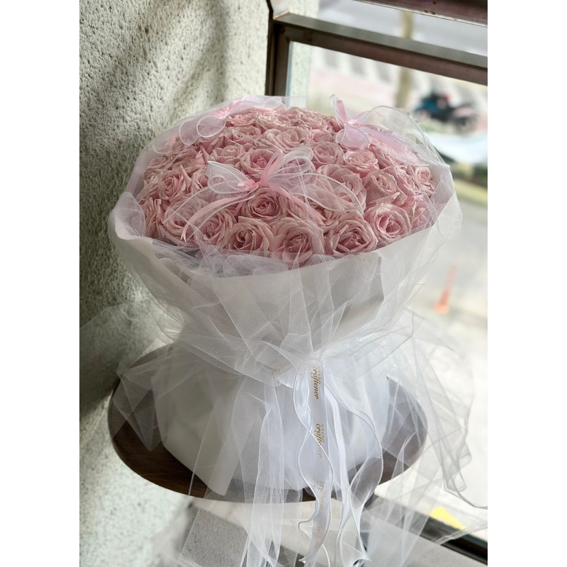 Beauty in Blush Rose (Klang Valley Delivery)
