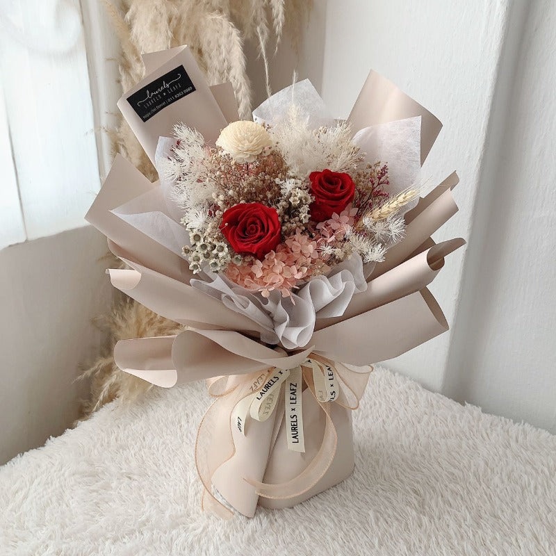 V2023 Love U U Bouquet ( Preserved Flower ) (Johor Bahru Delivery)