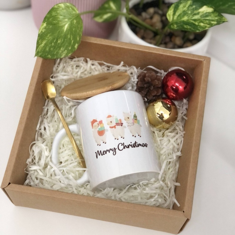 Christmas 2024 – Personalised Christmas Printed Mug with Lid and Spoon | 3-5 working days (Nationwide Delivery)