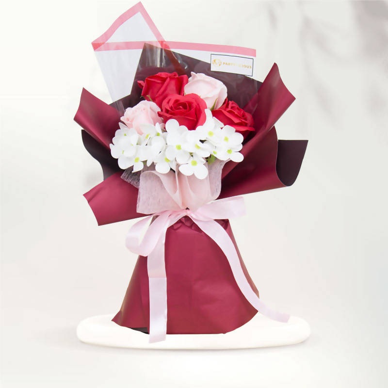 (Valentine’s Day 2022) Red Cynthia Soap Rose Bouquet