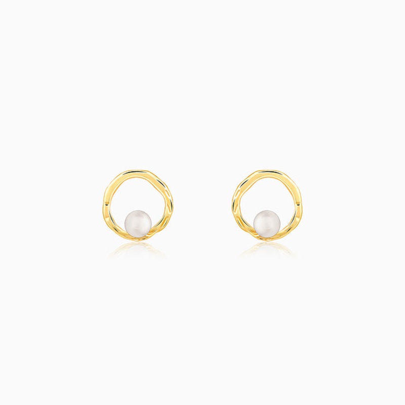 Golden Glimmering Pearl Earrings