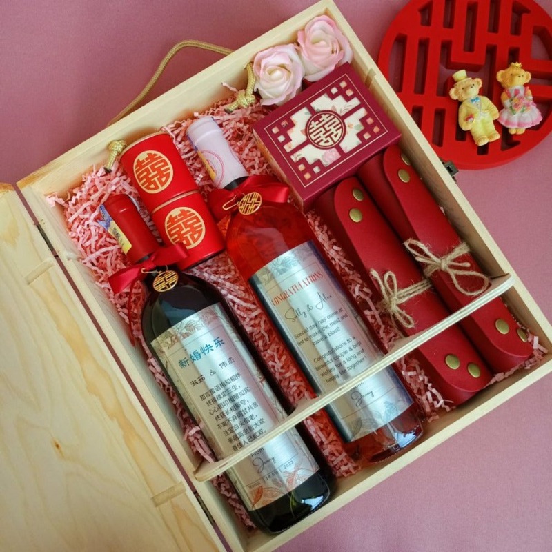 Wedding Betrothal Personalized Wine Gift Set 01 (Klang Valley Delivery Only)