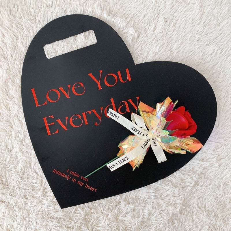 V2023 You Are The Only Star In My Galaxy Flower Bouquet( Soap/Fresh Flower ) (Johor Bahru Delivery)