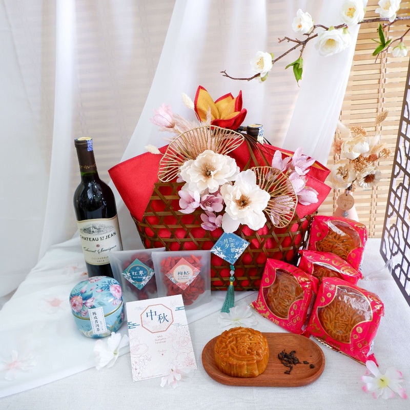 Autumn Blossom Bamboo Woven Basket With Wine (Klang Valley Delivery) ‘Mooncake Festival 2024’