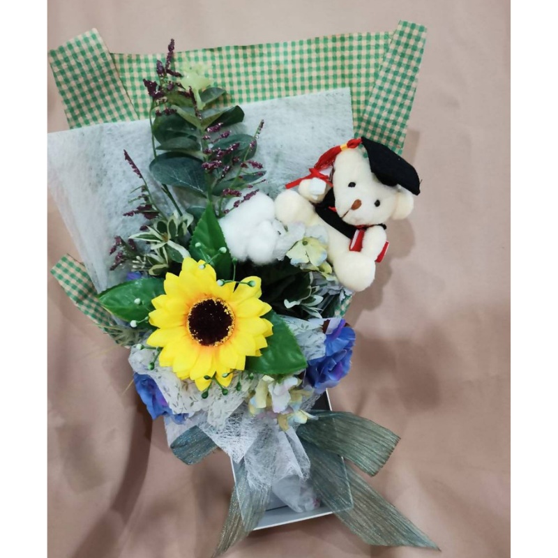 You’re the Best Graduation Bouquet with Artificial Sunflower & Chocolate Gift Set (Klang Valley Delivery)