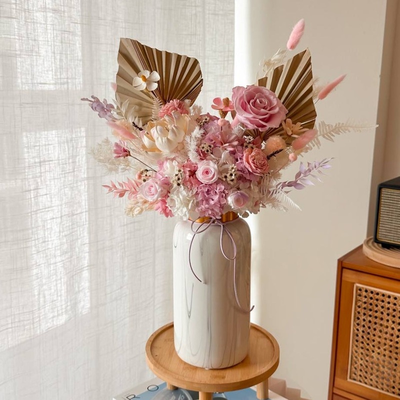 Zuri Preserved Flower Vase (Klang Valley Delivery Only)