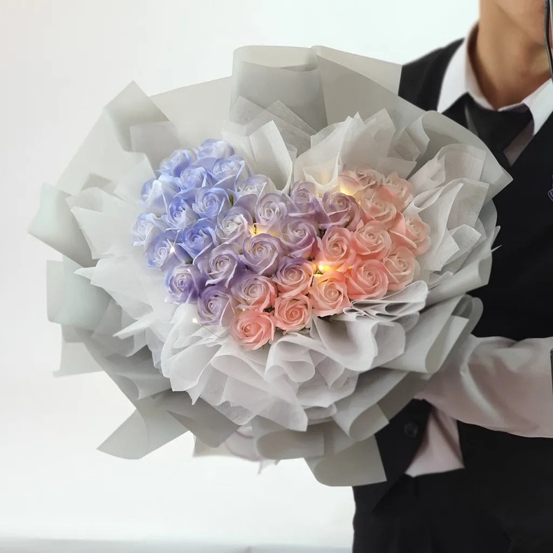 33 Stalks Gradient Sharp Wrapping Bouquet 33