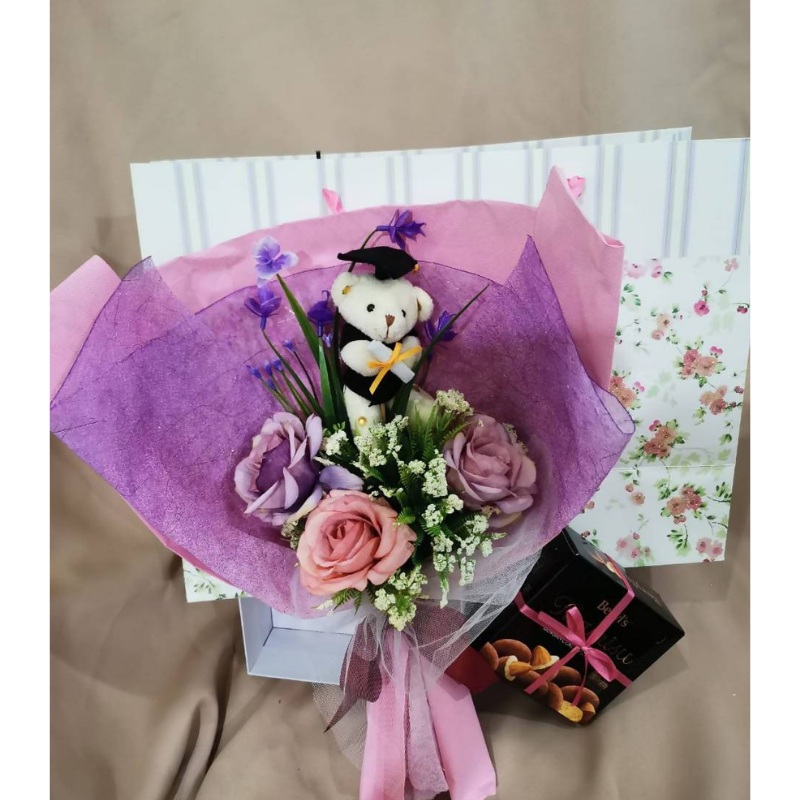 Graduation Bear with Foam Vintage Roses bouquet & Chocolate Gift Set (Klang Valley Delivery)
